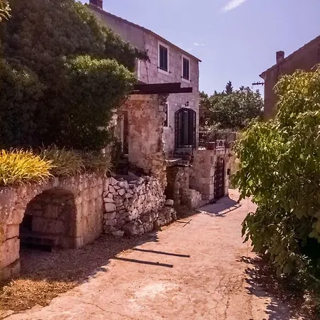 Kristina * Podgora (Split-Dalmatia)